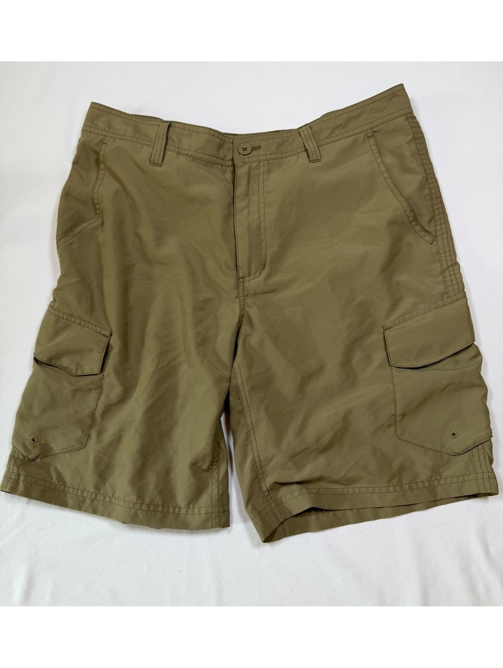 Magellan Outdoors khaki cargo shorts
